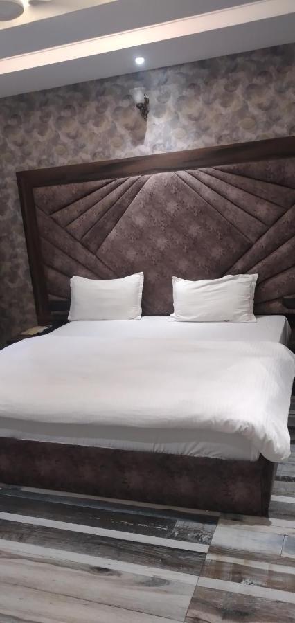 Hotel The Midnight By Wb Inn Agra  Exterior photo